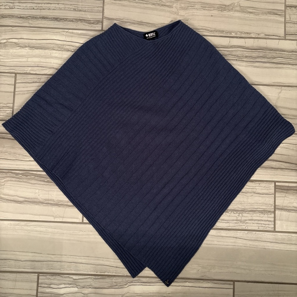 Beryll super soft Blue Women's Poncho with cross charm
